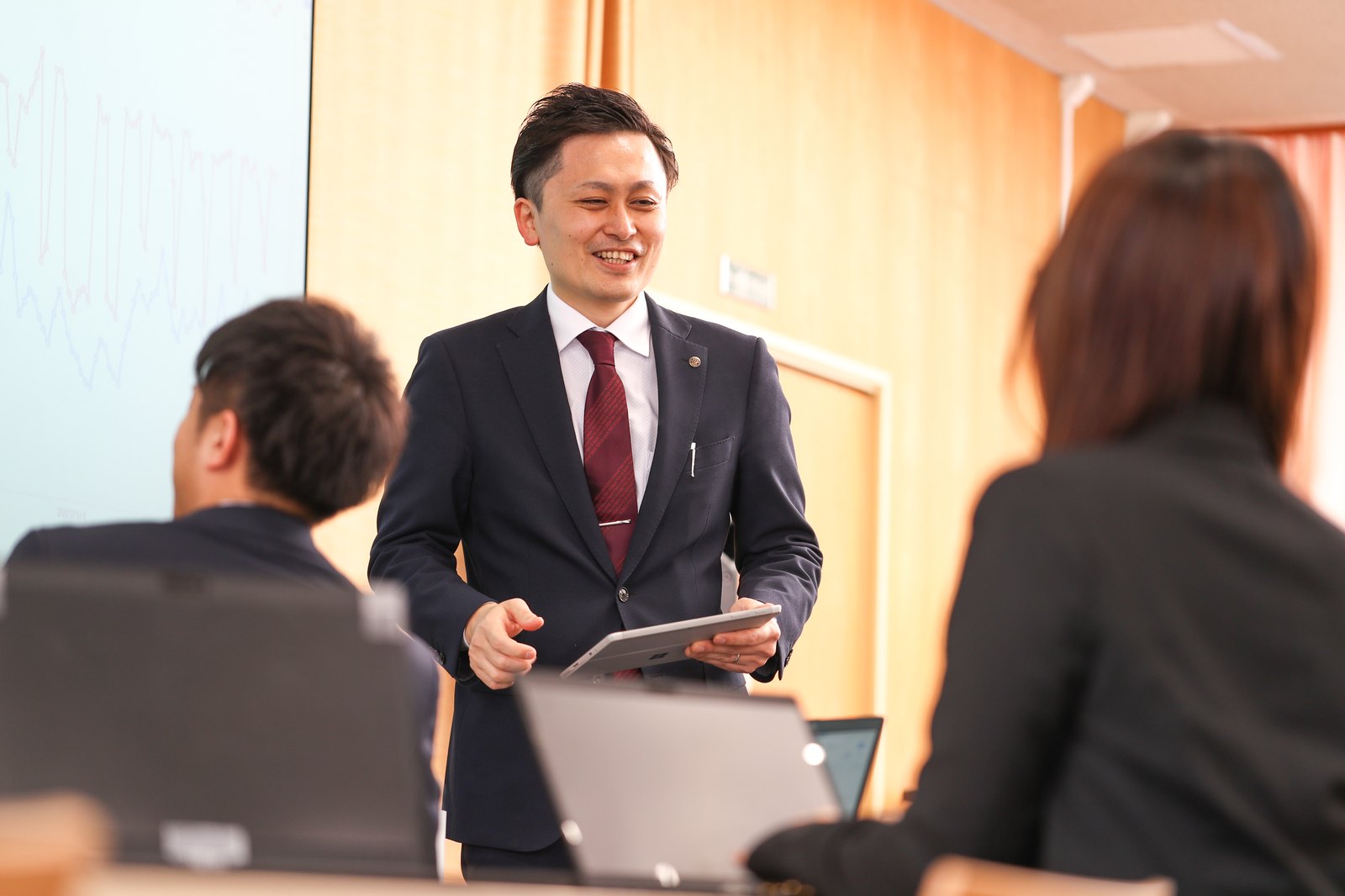 株式会社エフコム